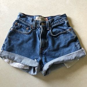 Custom Levi’s shorts!